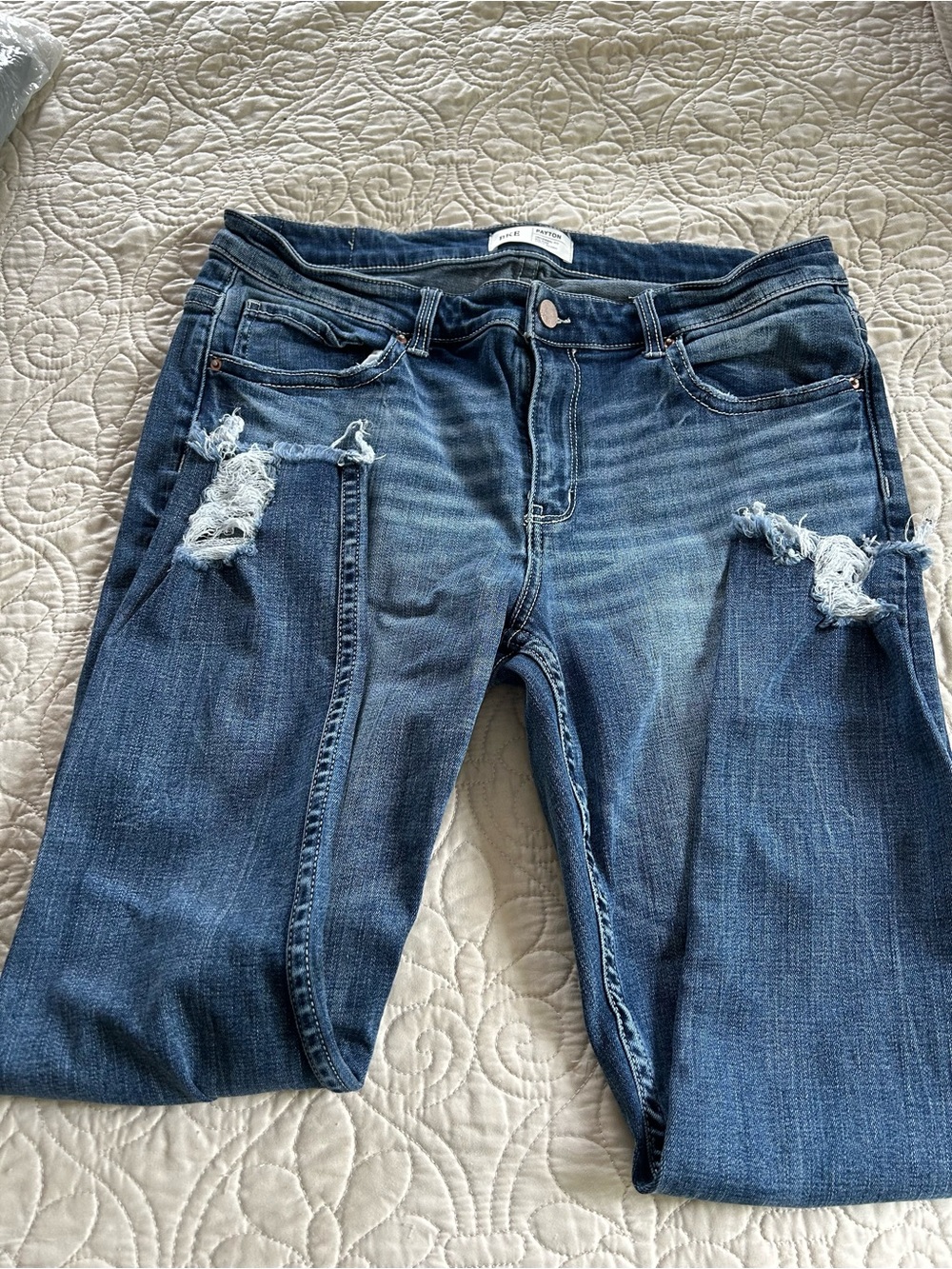 Buckle BKE Women's Distressed Mid-Blue Jeans